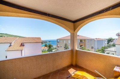 okrug-gornji-kuca-s-apartmanima-na-prodaju_3