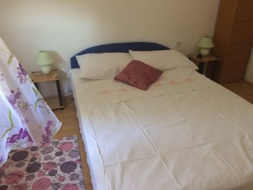 okrug-gornji-kuca-s-apartmanima-na-prodaju_4