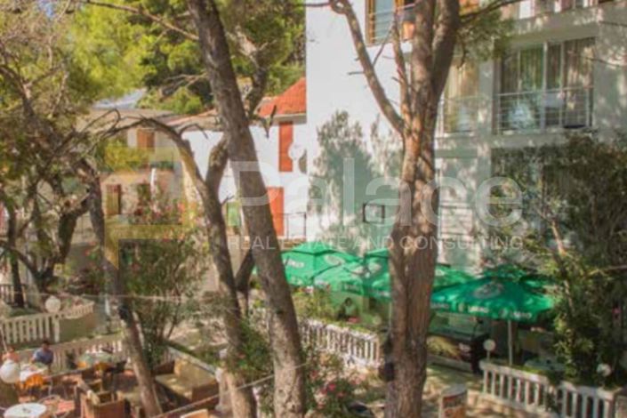 Image No.2-10 Bed House for sale