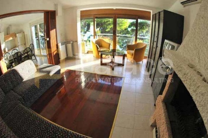 Image No.7-10 Bed House for sale