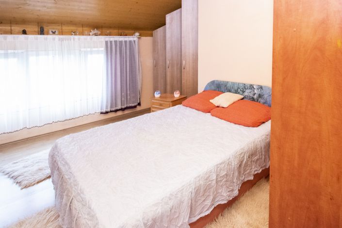 Image No.11-2 Bed House for sale