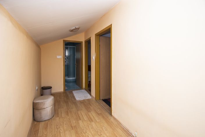 Image No.13-2 Bed House for sale