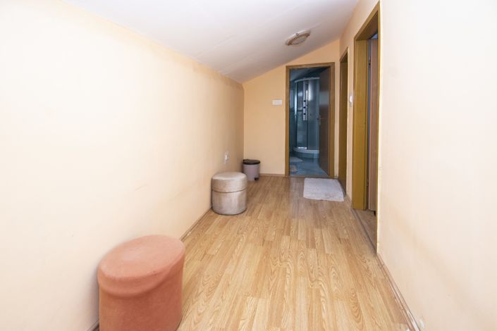 Image No.8-2 Bed House for sale