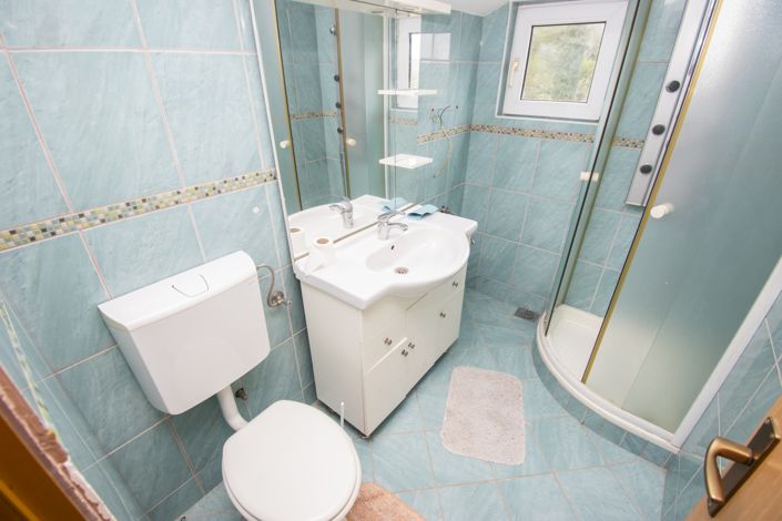 Image No.9-2 Bed House for sale