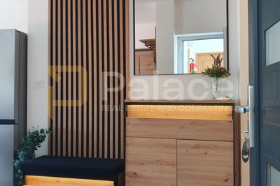 ekskluzivan-dvosoban-stan-s-lodjom-uz-more-ciovo-okrug_8