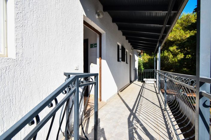 Image No.13-6 Bed House for sale