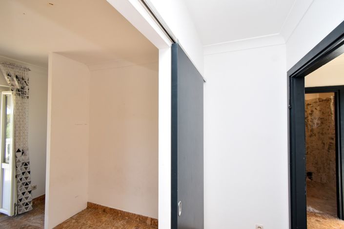 Image No.17-6 Bed House for sale
