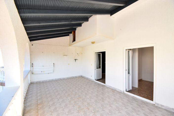 Image No.18-6 Bed House for sale