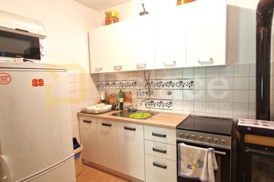 uredjena-prizemnica-s-velikim-dvoristem-cista-mala-vodice_13