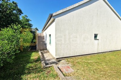 uredjena-prizemnica-s-velikim-dvoristem-cista-mala-vodice_2