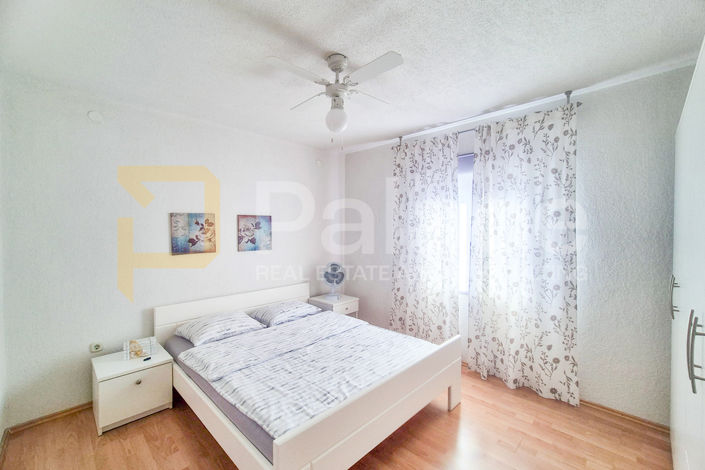 Image No.12-8 Bed House for sale