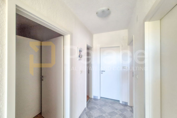 Image No.15-8 Bed House for sale