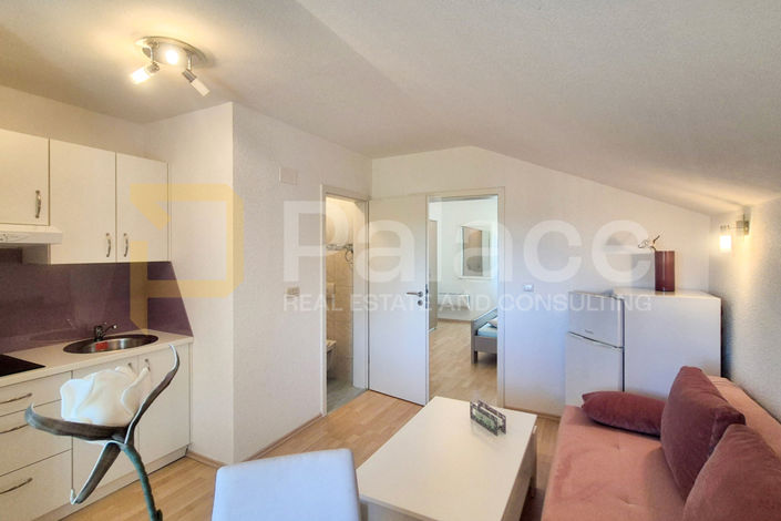Image No.23-8 Bed House for sale