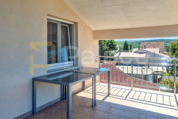 Image No.26-8 Bed House for sale