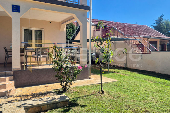 Image No.28-8 Bed House for sale