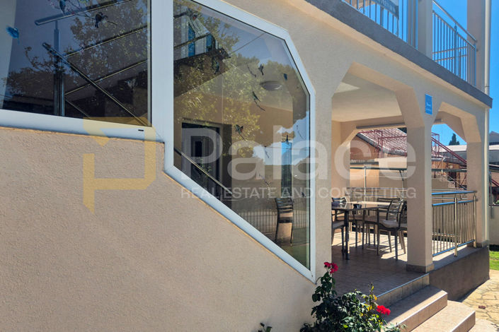Image No.29-8 Bed House for sale