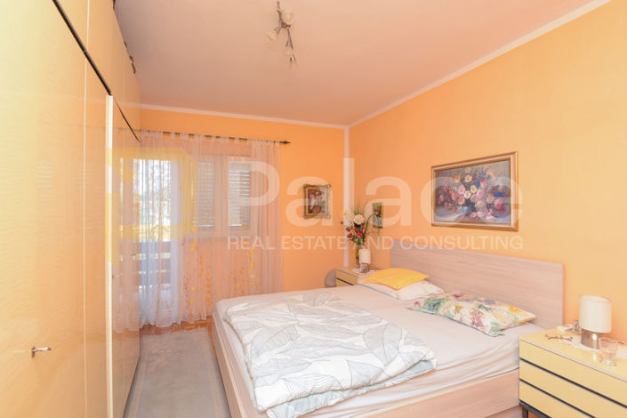 Image No.12-7 Bed House for sale