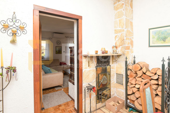 Image No.15-7 Bed House for sale