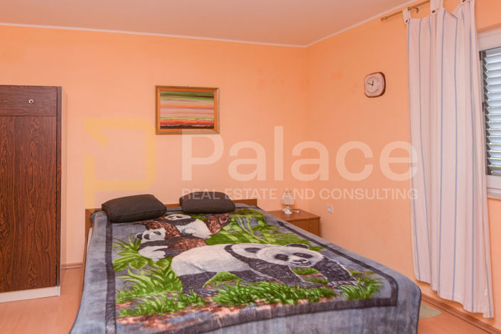 Image No.20-7 Bed House for sale