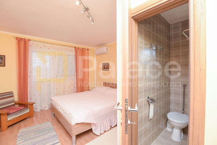 Image No.26-7 Bed House for sale