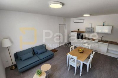 moderno-opremljena-apartmanska-kuca-1-red-do-mora-selca_10