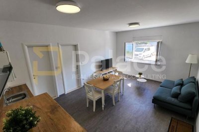 moderno-opremljena-apartmanska-kuca-1-red-do-mora-selca_12