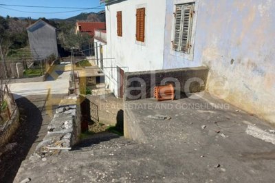 kamena-kuca-za-renovaciju-lukoran_2