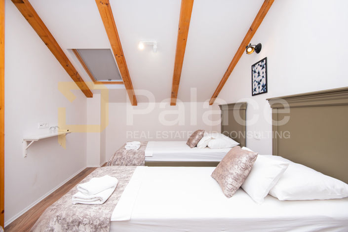 Image No.16-9 Bed Apartment for sale