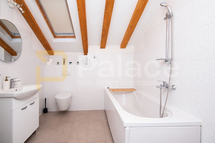 Image No.17-9 Bed Apartment for sale