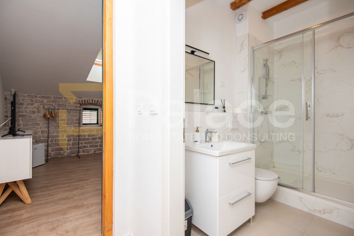 Image No.22-9 Bed Apartment for sale