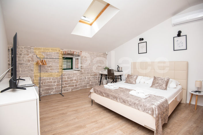 Image No.24-9 Bed Apartment for sale
