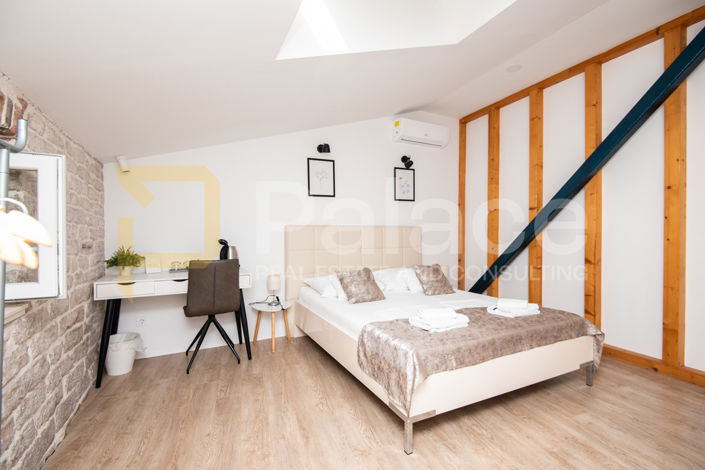 Image No.25-9 Bed Apartment for sale