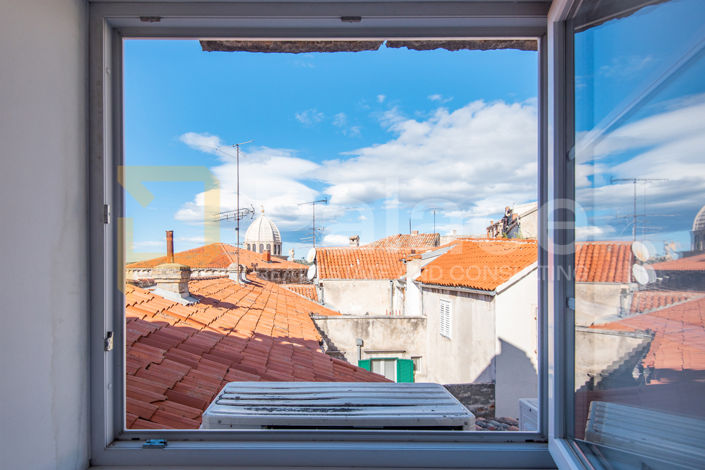 Image No.3-9 Bed Apartment for sale
