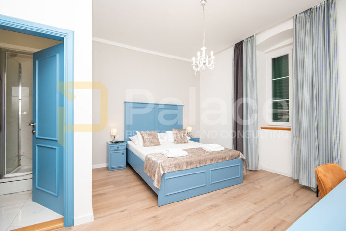 Image No.4-9 Bed Apartment for sale