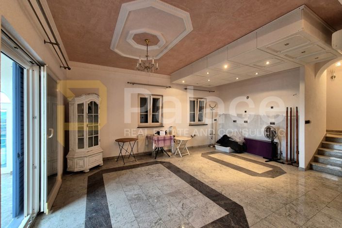 Image No.14-4 Bed House for sale