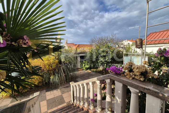 Image No.16-4 Bed House for sale