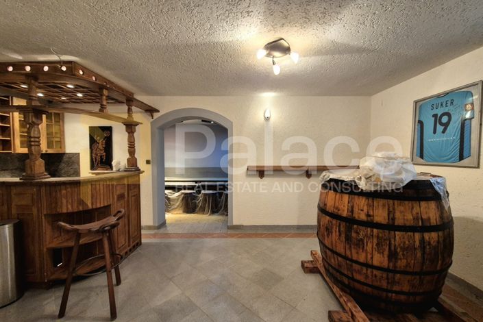 Image No.4-4 Bed House for sale