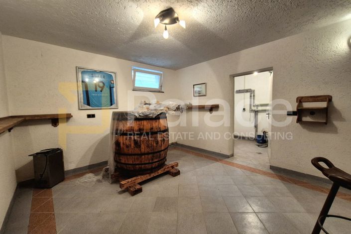 Image No.5-4 Bed House for sale