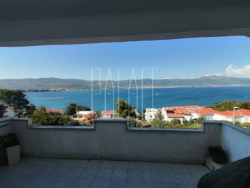 1 - Arbanija, Apartment