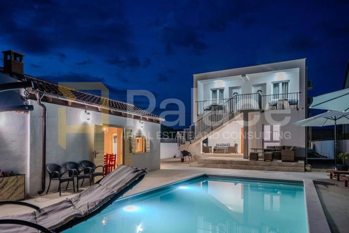 Image No.3-4 Bed House for sale