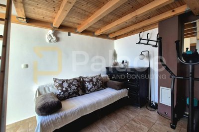 tkon-kuca-s-dva-apartmana-u-samom-centru-140-m2_4