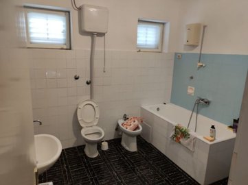 samostojeca-kuca-s-puno-potencijala_8