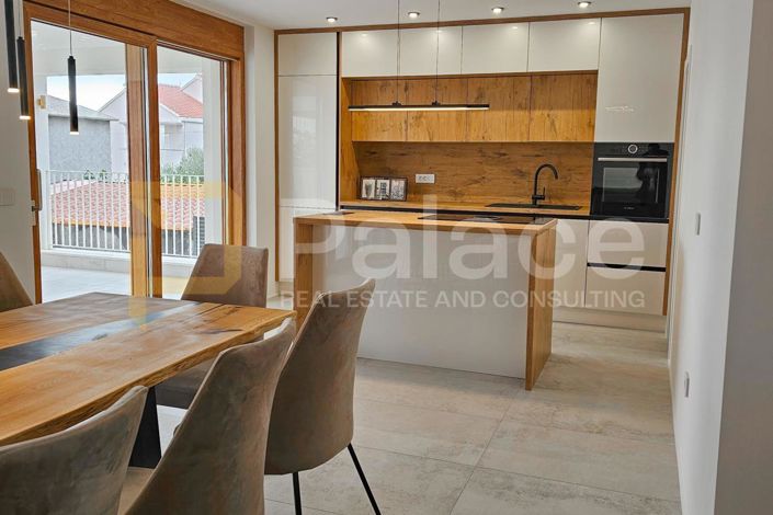 Image No.20-7 Bed Villa for sale