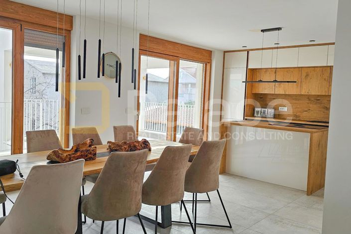 Image No.24-7 Bed Villa for sale