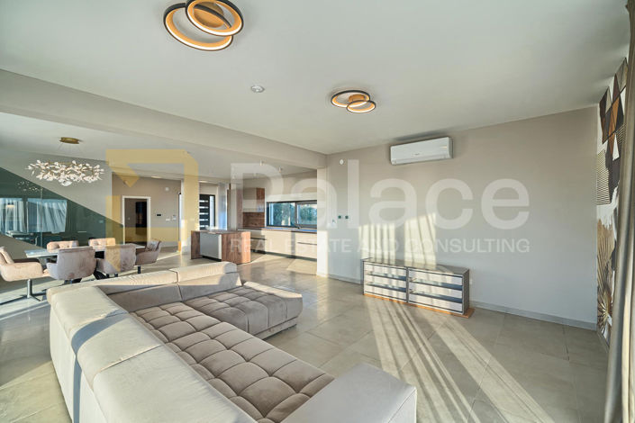 Image No.12-4 Bed House for sale