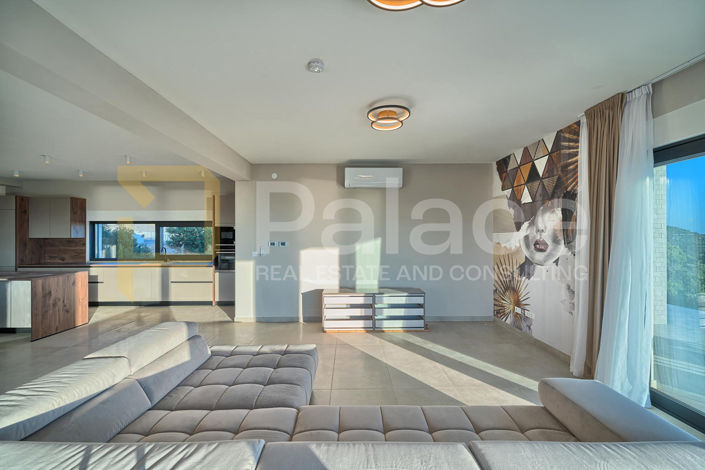 Image No.13-4 Bed House for sale