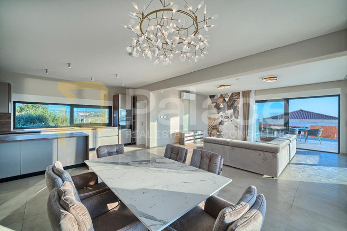 Image No.14-4 Bed House for sale