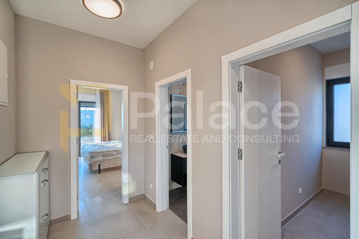 Image No.17-4 Bed House for sale