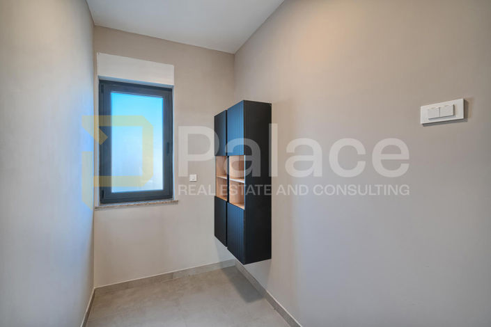 Image No.18-4 Bed House for sale