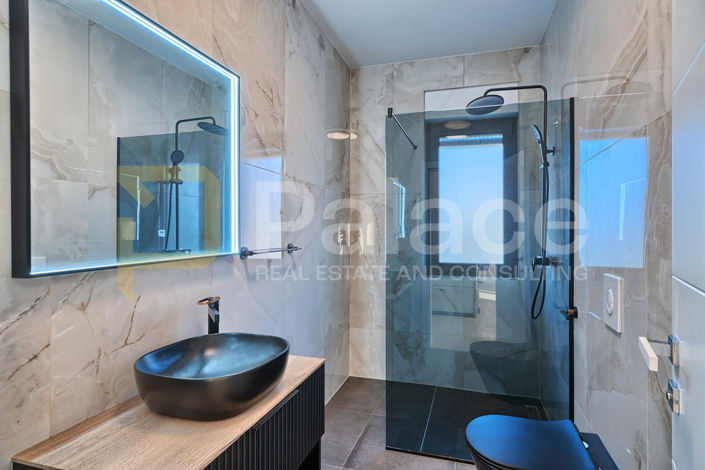 Image No.19-4 Bed House for sale